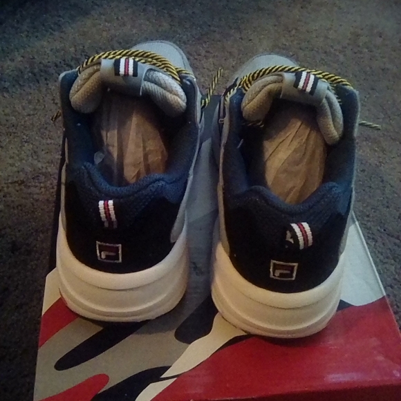 FILA KIDS RAY TRACER SHOES SIZE 5.5 GRAY - Picture 6 of 11